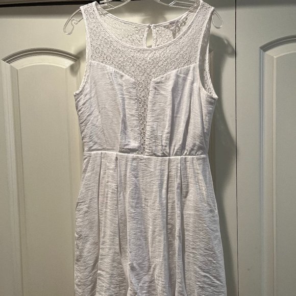 BCBGeneration Dresses & Skirts - BCBGeneration White Lace Dress